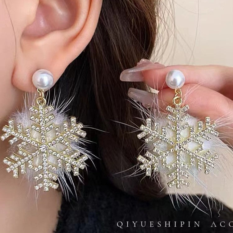 Christmas Snowflake Full Diamond Pearl Plush Earrings