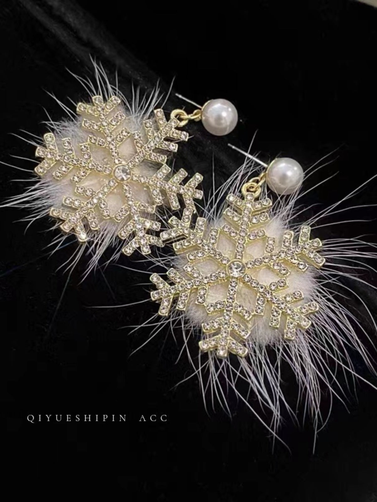 Christmas Snowflake Full Diamond Pearl Plush Earrings