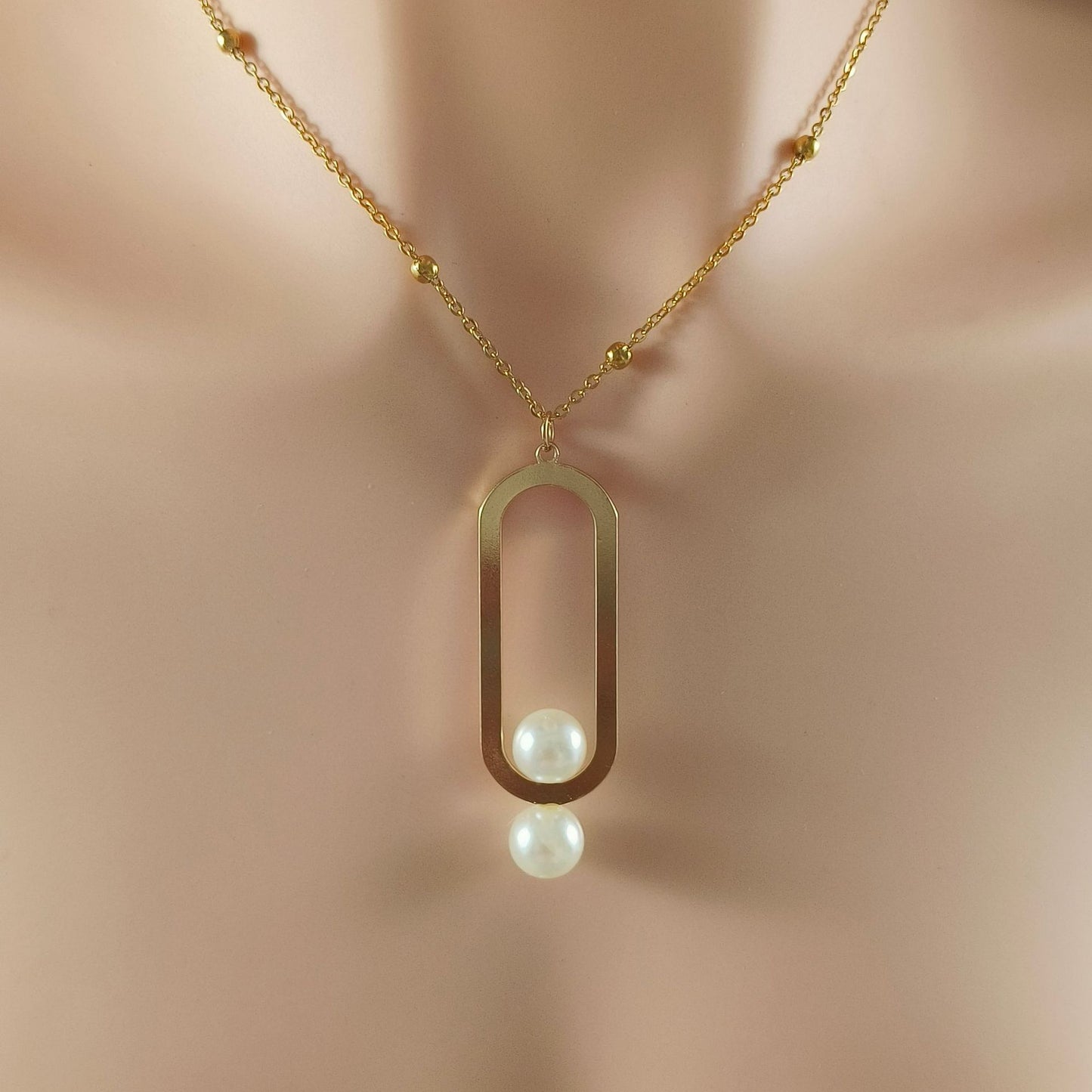 Stainless Steel Gold Oval Imitation Pearl Pendant Women's Necklace