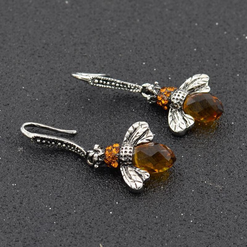 Fashion Simple Animal Shape Bee Crystal Rhinestone Earrings