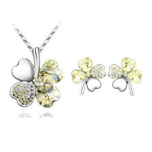 Four-leaf clover crystal necklace set