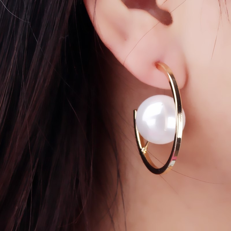 Women's Minimalist Pearl Geometric Earrings