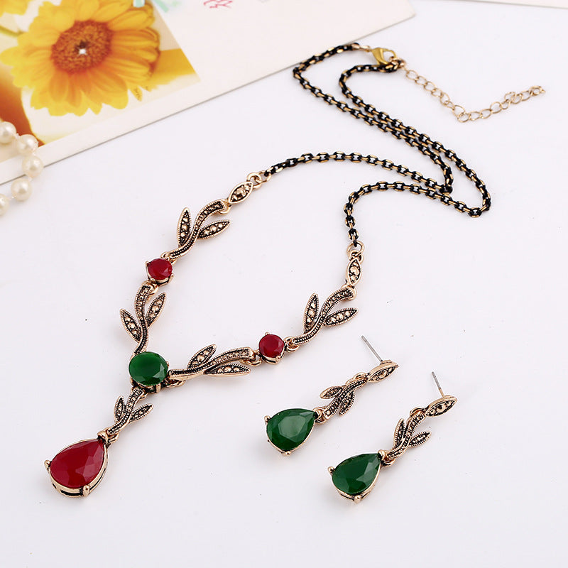 Leaf water drop resin gemstone pendant set