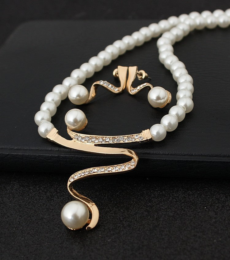 European fashion diamond crystal pearl necklace set