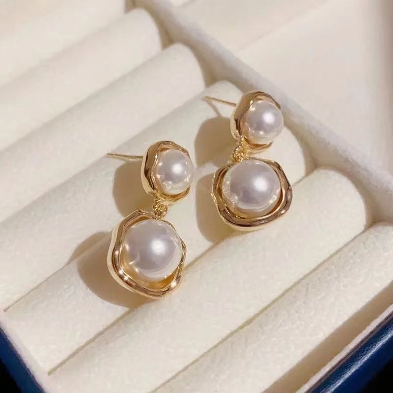 Graceful Metal Pearl Stud Earrings