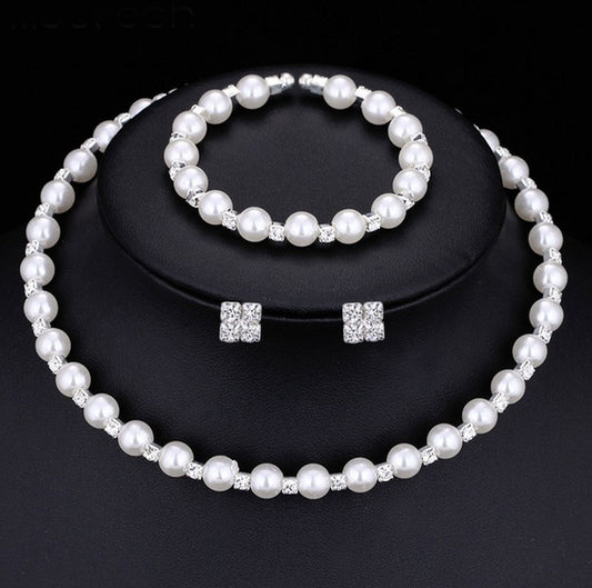 Handmade pearls, Rhinestone necklace set