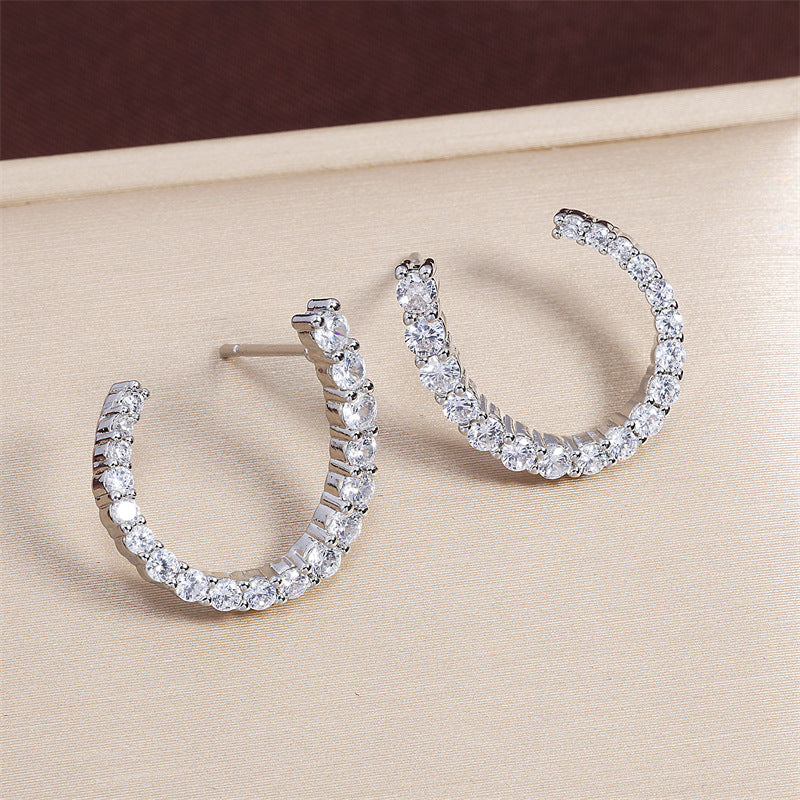 Women's Fashion C- Shaped Stud Earrings