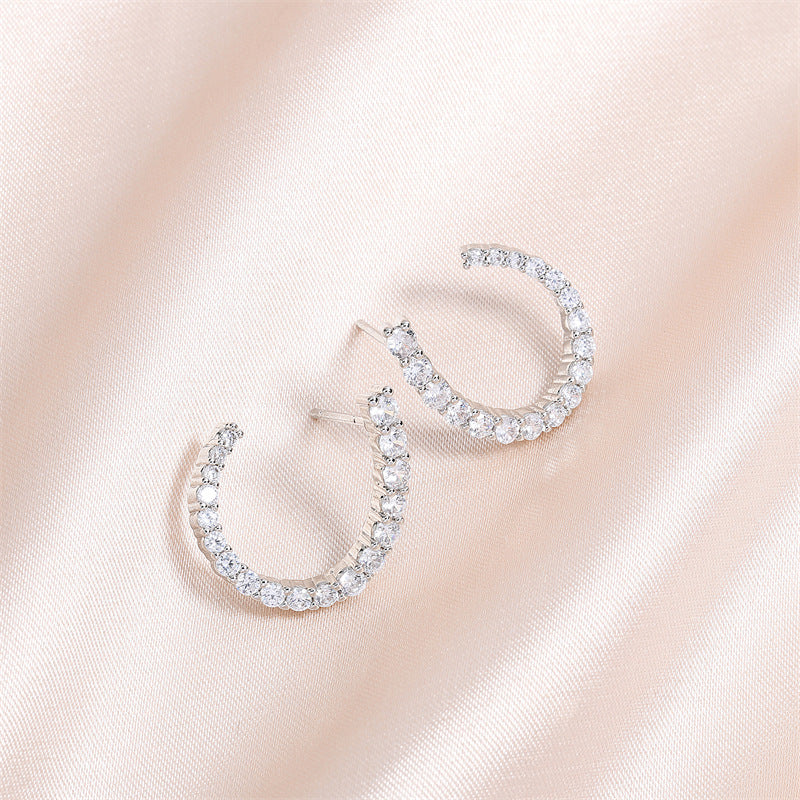 Women's Fashion C- Shaped Stud Earrings