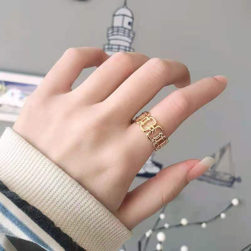 Fashion Classic Hollow Opening Ring