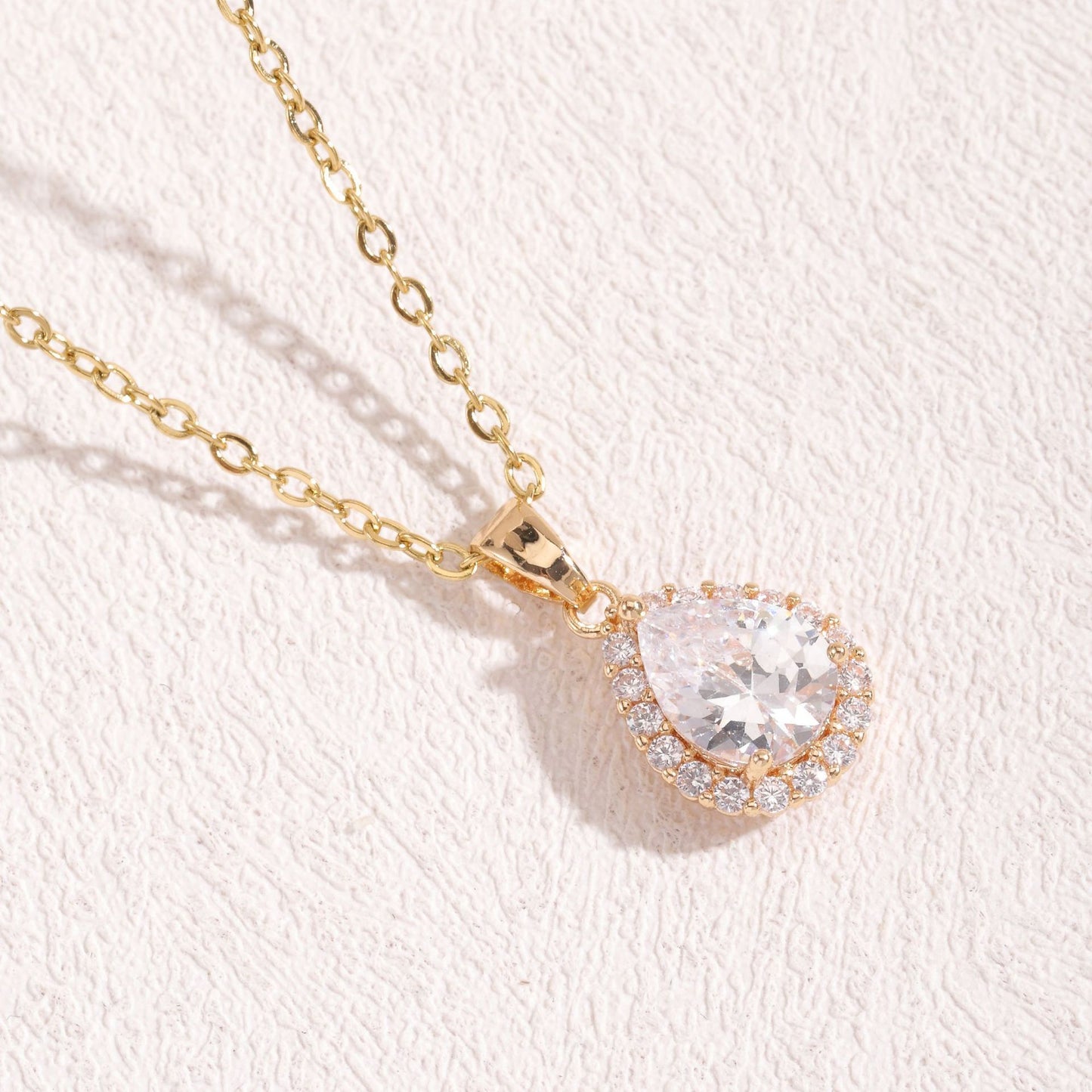 Fashion Zircon Water Drops Pendant Necklace