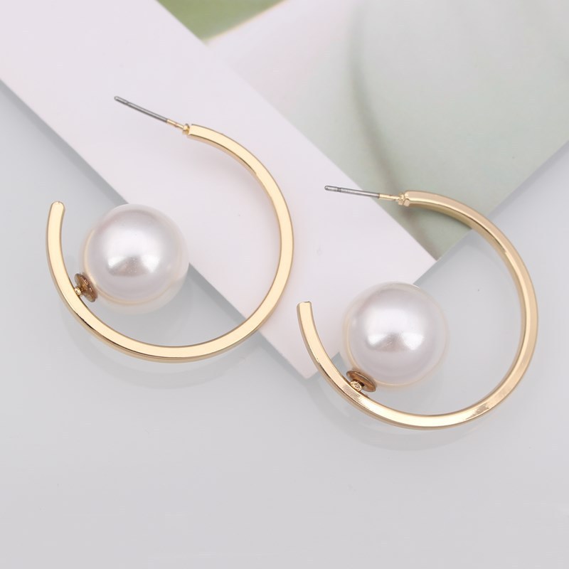 Women's Minimalist Pearl Geometric Earrings