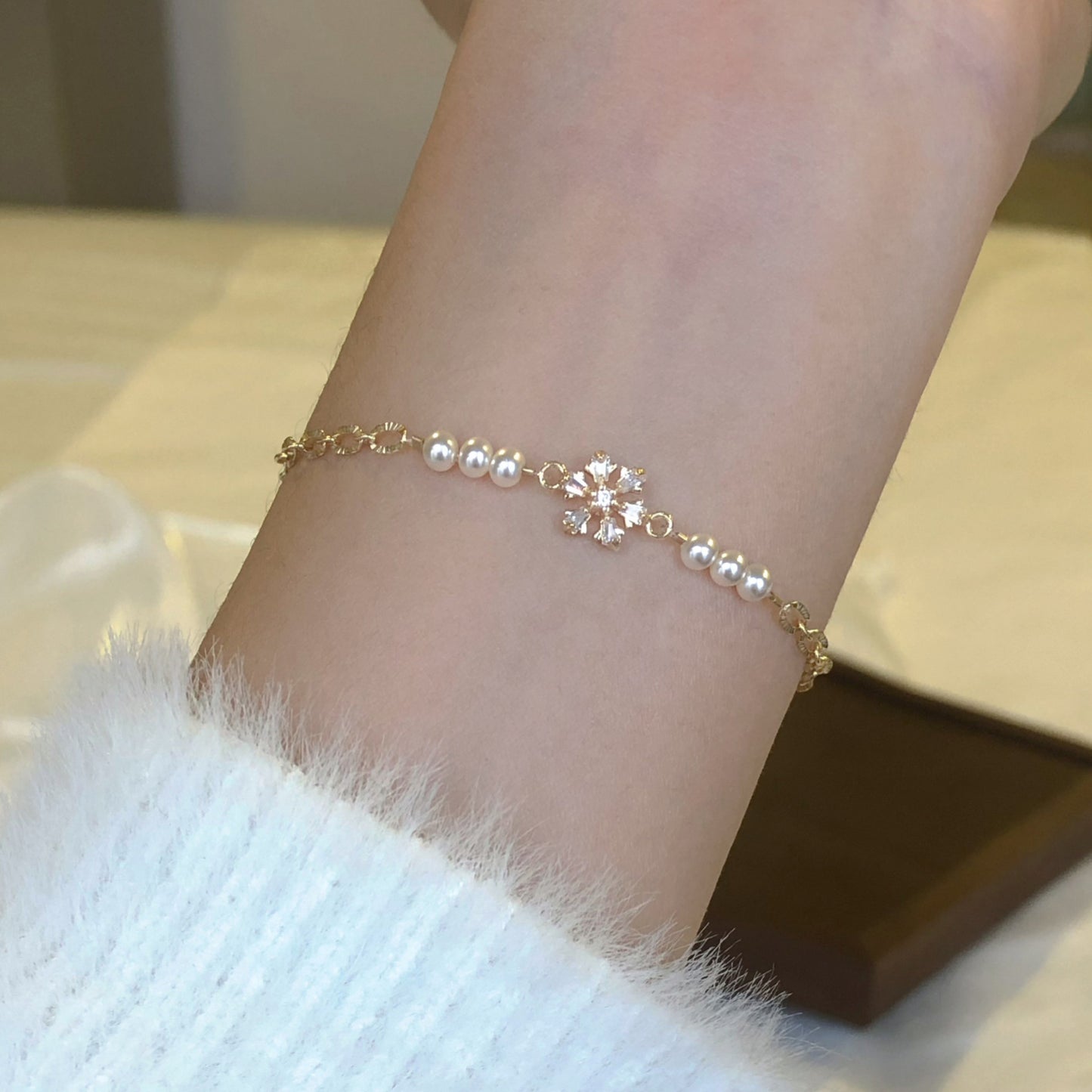 Snowflake Zircon Pearl Bracelet