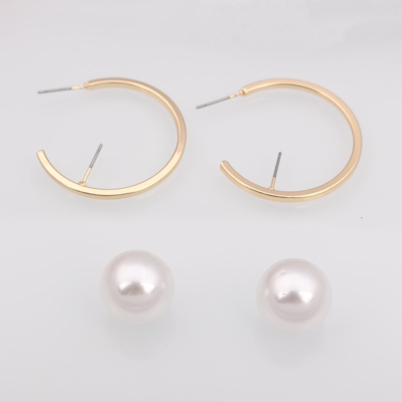 Women's Minimalist Pearl Geometric Earrings